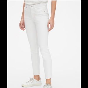 Gap women’s mid rise white legging denim
